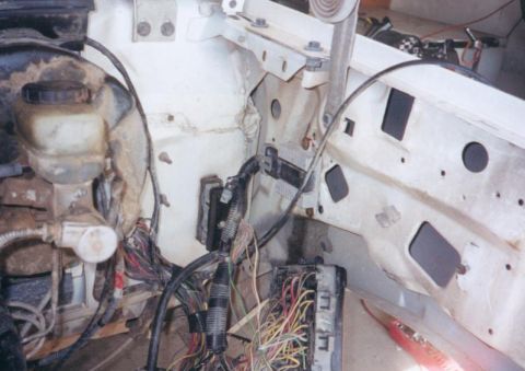 1987 Ford Bronco - woo hoo remote mount TFI