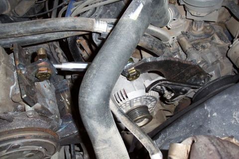 1987 Ford Bronco - yeah i did clean and paint the brackets