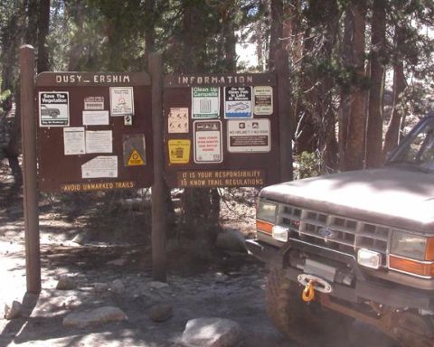 1990 Ford Bronco II - At the southern trailhead (base of Chicken Rock)