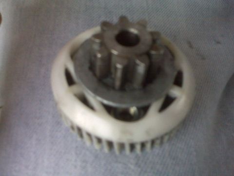1995 Ford Bronco - Notice the 1/4" nut hiding.