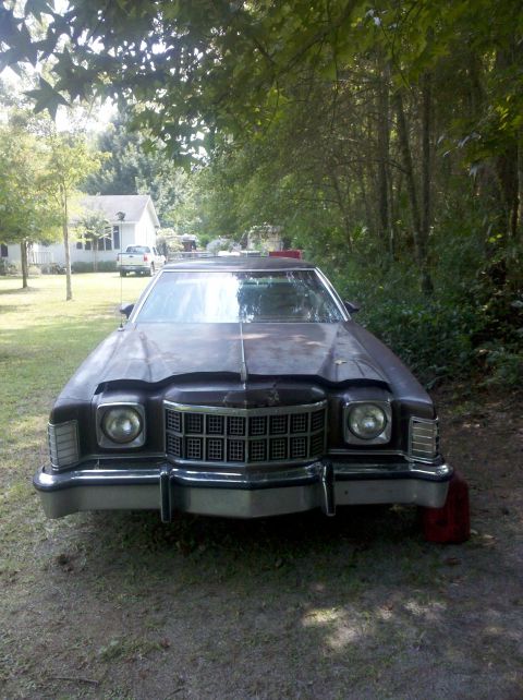 1974 Ford Elite - Front view of a 1974 Ford Elite, showing its characteristic grille and headlights.