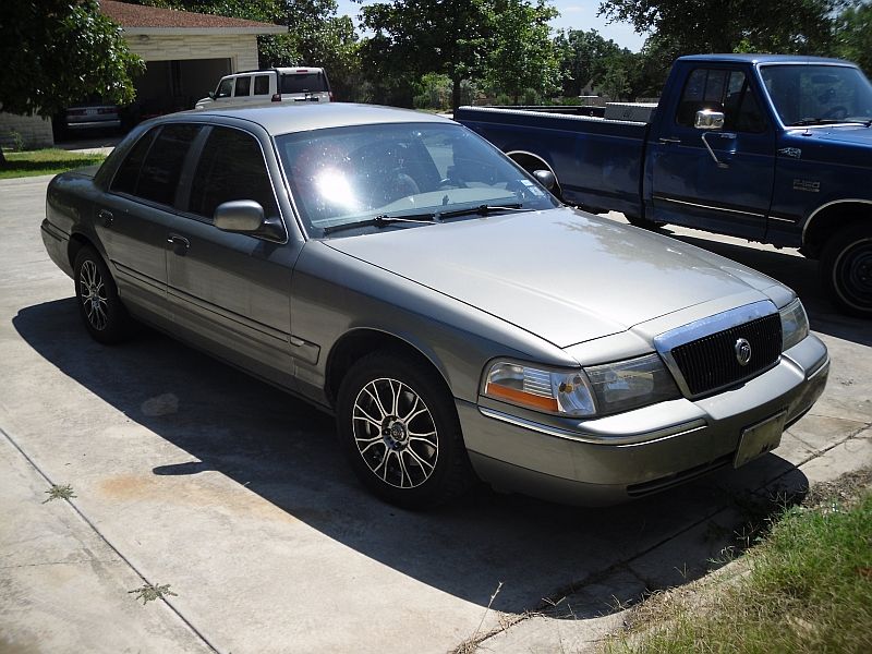 2004 Mercury Marquis “the marq”