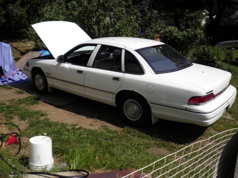 1993 Ford Crown Victoria “Vicky”