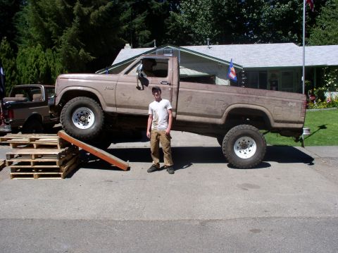 1987 Ford Bronco - Rob Showing some FLEX!!