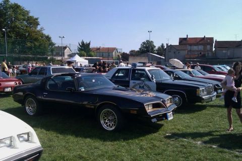 1991 Ford Crown Victoria - 2010 Fontenay-Trésigny car show
