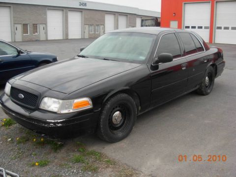 2000 Ford Crown Victoria photo