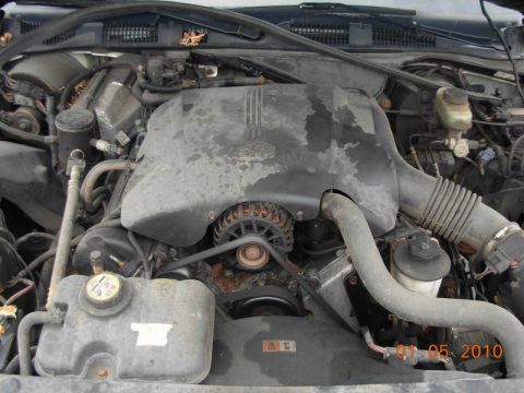 2000 Ford Crown Victoria photo