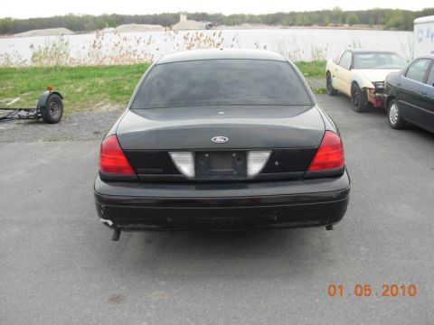 2000 Ford Crown Victoria photo
