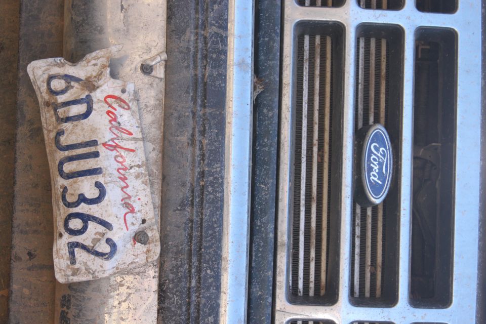 1992 Ford Bronco grille with Ford badge and California license plate 6D JU362