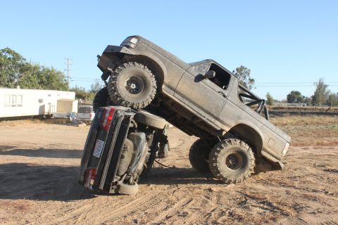 1992 Ford Bronco on top of another vehicle, 3q-front view