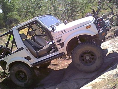 1987 Suzuki Samurai photo