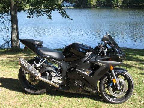 2008 Yamaha R1 photo