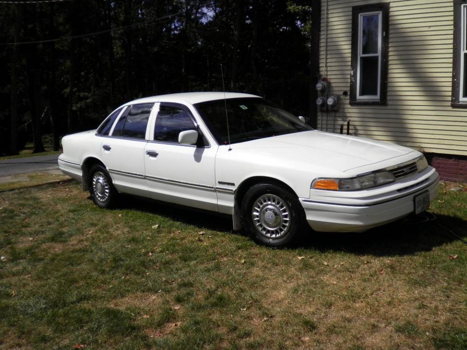 1993 Ford Crown Victoria “Vicky”