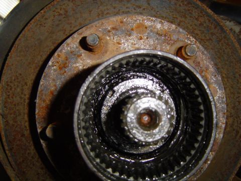 1995 Ford Bronco - Damn that nut. cant get it off.