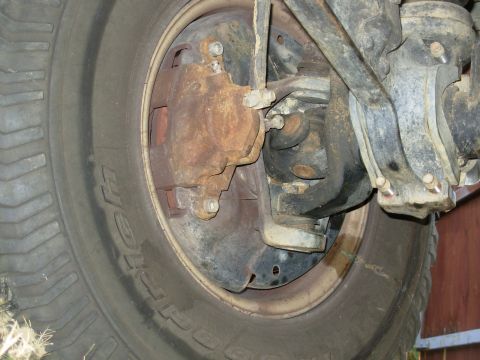 1975 Ford Bronco - Dude also installed this front disk kit, which rubbed the rims. It also nearly fell off the first time Frank took the truck off-road. We've…