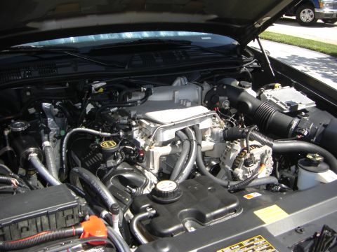 2005 Ford Crown Victoria photo