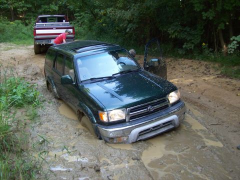 1990 Ford F-150 - 4Runner Stuck