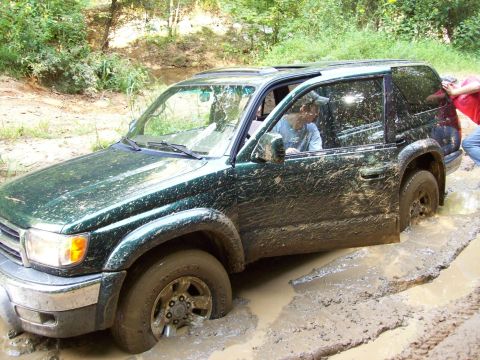 1990 Ford F-150 - 4Runner Stuck