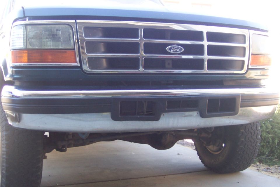 1995 Ford Bronco front grille and bumper