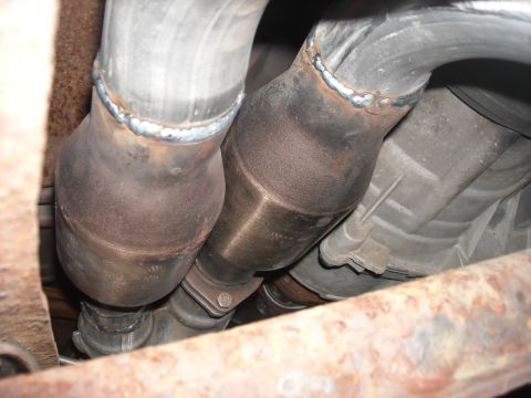 1995 Ford Bronco - Engine side of the converters