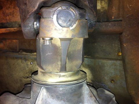 1989 Ford Bronco - rear drive shaft bolt