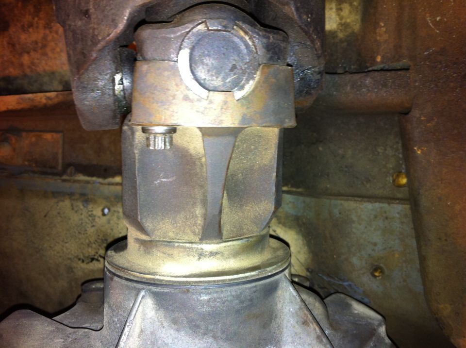 rear drive shaft bolt