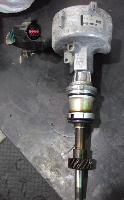 1995 Ford Mustang - This Ford distributor, part number F4ZE-12127-AA, is believed to be from a 1995 Ford Mustang GT.