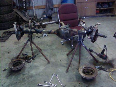 1995 Ford Bronco - Hubs and roters being pulled