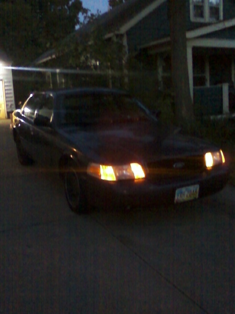 1999 Ford Crown Victoria photo