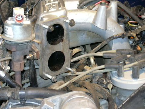 1991 Ford Bronco - Look at the black junk in the intake