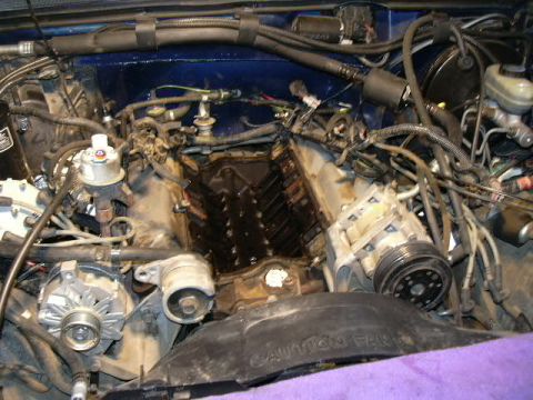 1991 Ford Bronco - Lower intake manifold out