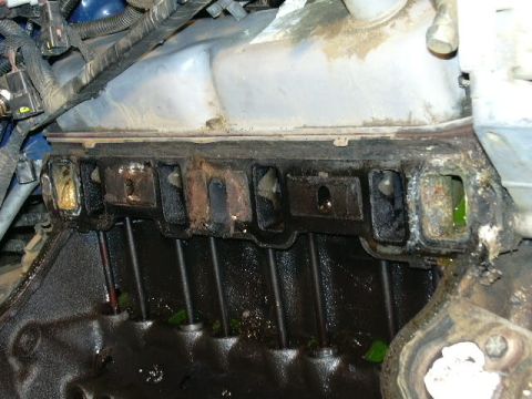 1991 Ford Bronco - YUK! More of that black junk in the intake passages on the head.