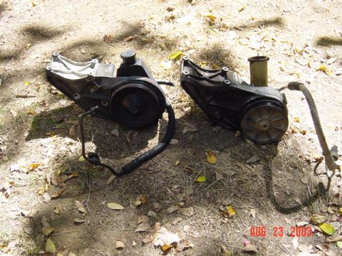 1989 Ford Bronco - Steering pump comparison, van Saginaw pump on the left