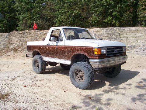 1989 Ford Bronco - This lifted 1989 Ford Bronco is ready for off-road adventures.