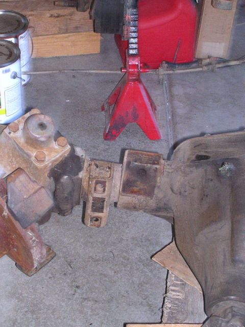 1994 Ford Bronco - drivers side brackets. Also a decent shot of the top of a kingpin knuckle