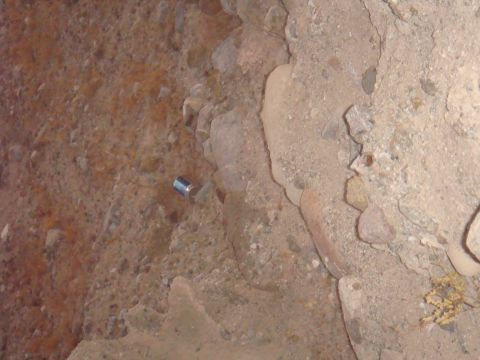 1992 Ford Bronco - A can rests on the rocky ground, with a Supermotors.net watermark visible.