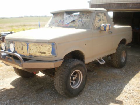 1995 Ford Bronco - Starting the camo paint job