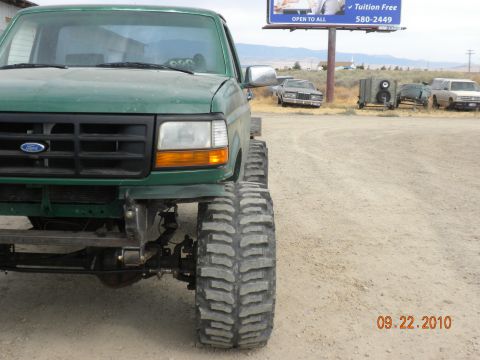 1989 Ford Bronco - This truck has a grille consistent with a 1992-1997 Ford F-Series.
