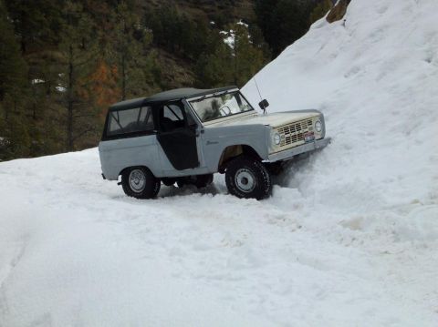 1966 Ford Bronco - Quick trip with local bronco club. My first time "wheeling"