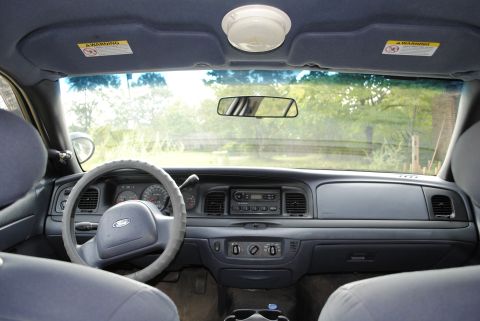 2002 Ford Crown Victoria photo