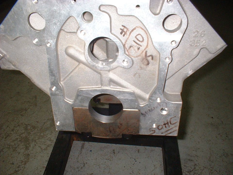 Aluminum engine block with SOHC marking and part number 26 352