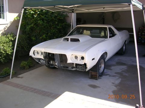 1972 Ford Ranchero - This 1972 Ford Ranchero is in the process of restoration, missing some front-end components.