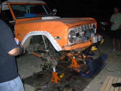 1983 Ford Bronco - Gordon finishing up the trails he hit earlier today.