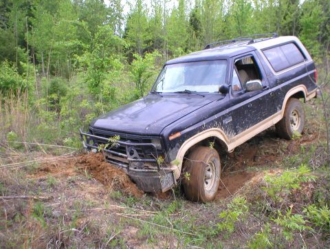 1983 Ford Bronco - No, I never got stuck, and yes, I finished plowing that out & drove thru it.