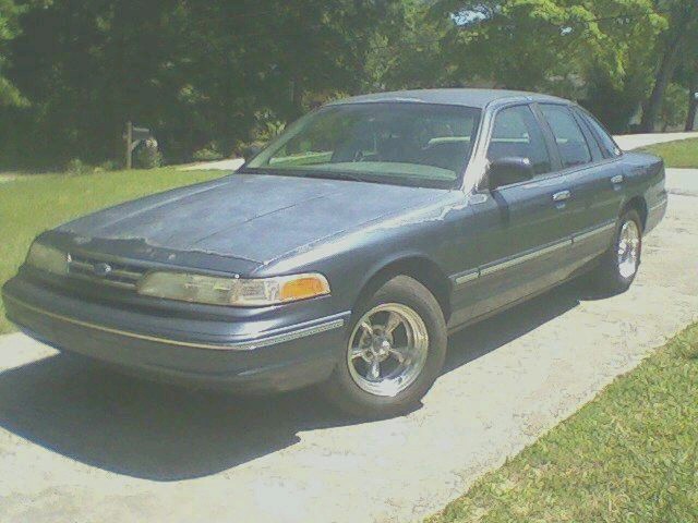 1996 Ford Crown Victoria “Vicky”