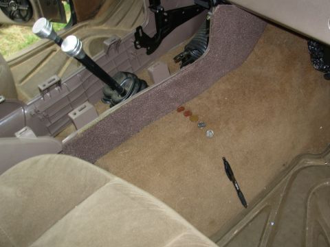 1975 Ford Bronco - This '96 Taurus conosle is close, but not close enough.