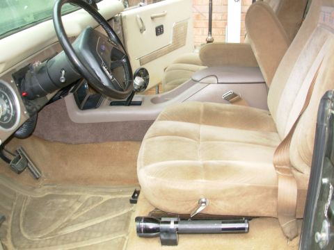 1975 Ford Bronco - This '96 Taurus conosle is close, but not close enough for Frank.