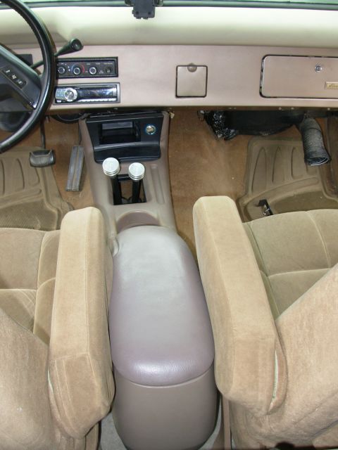1975 Ford Bronco - This '96 Taurus conosle is close, but not close enough for Frank.