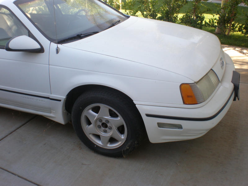1990 Ford Taurus “White No Moonroof”