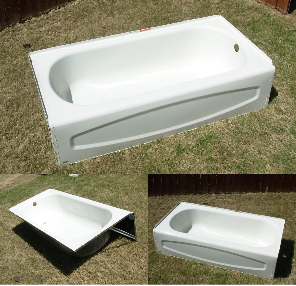 White bathtub on grass, shown from multiple angles. Watermark says SUPERMOTORS.NET